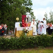 Ołtarze przygotowane były tematycznie. Przy jednym z nich, najbliższej Jezusa były dzieci.