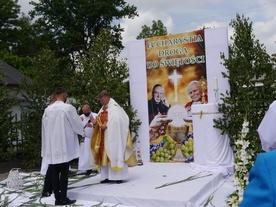 Także w parafii w Lubanii wierni przywołali postać św. Jana Pawła II i kard. Wyszyńskiego.