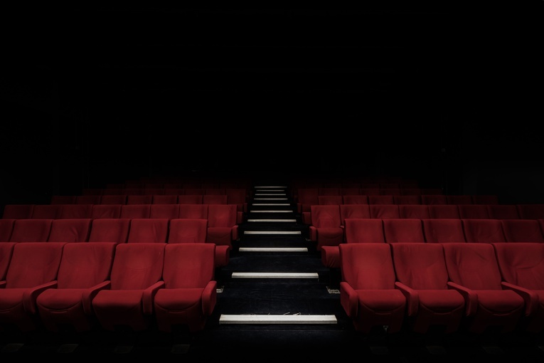 Włochy: Przygotowania do otwarcia kin, teatrów, dyskotek 