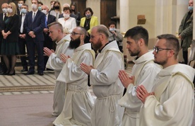 Katowice. Są nowi kapłani: czterej franciszkanie i cysters