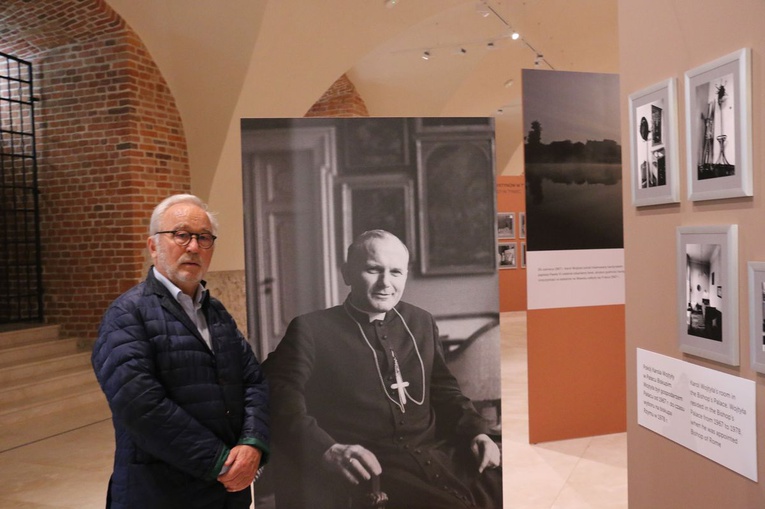 Wystawa fotografii Adama Bujaka, poświęconych Karolowi Wojtyle