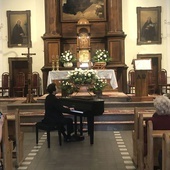 Stalowa Wola, klasztor. Karol Garwoliński gra Chopina.