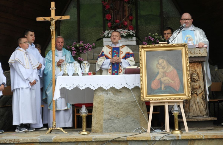 Msza św. na Grapce przy kaplicy Matki Bożej Szkaplerznej.