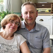 Są małżeństwem od 36 lat, w Domowym Kościele od 27. Mają czwórkę dzieci. Mieszkają w Słupsku.