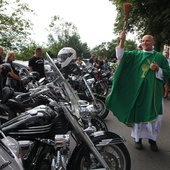 Motocykliści u św. Walentego w Lubiążu