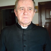 ▲	Ks. Stanisław od 30 lat jest proboszczem parafii św. Katarzyny Aleksandryjskiej w Lubominie i św. Andrzeja Apostoła w Wapniku.