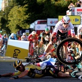 Tragiczny finał etapu Tour de Pologne - zwycięzca etapu walczy o życie