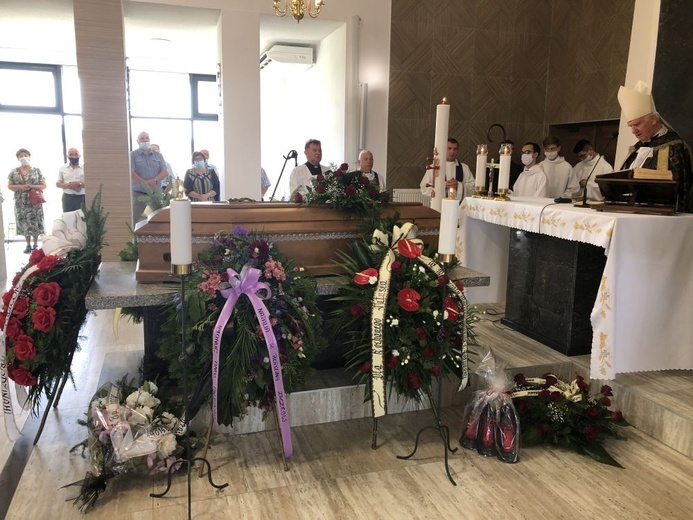 Pogrzeb Jana Deca, starszego brata emerytowanego biskupa świdnickiego