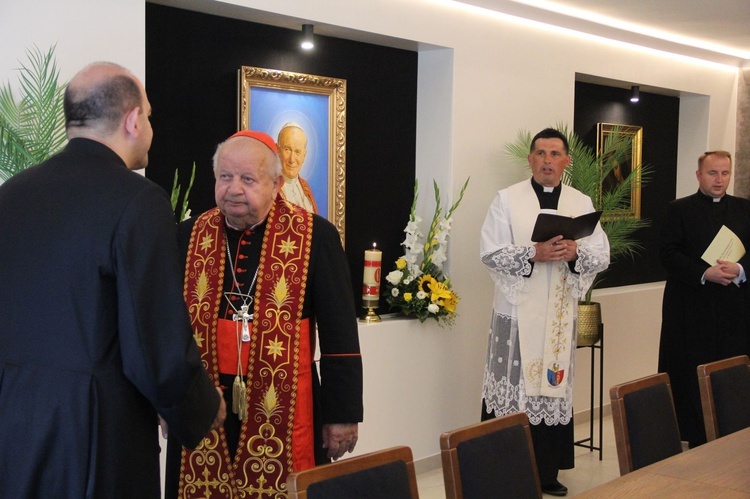 Bobowa wzbogaciła się o relikwie krwi św. Jana Pawła II