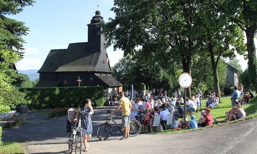 Kościół św. Wawrzyńca w Bielowicku jest celem pielgrzymów ze Skoczowa i okolic co roku 10 sierpnia.