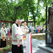 Na lubelskich Bronowicach odsłonięto pomnik kard. Stefana Wyszyńskiego