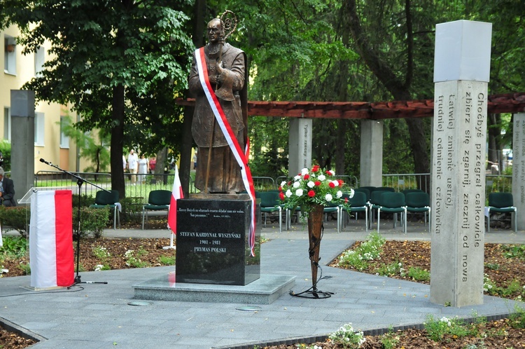Odsłonięto pomnik kard. Stefana Wyszyńskiego