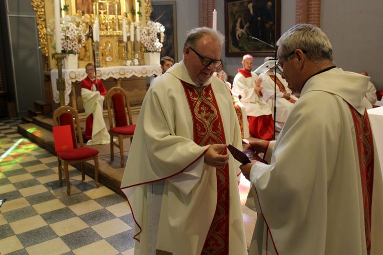 Poświęcenie Domu Samotnej Matki w Pieszycach