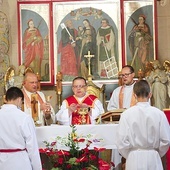 Ksiądz proboszcz Witold Grzomba przewodniczył pielgrzymiej Mszy Świętej. 