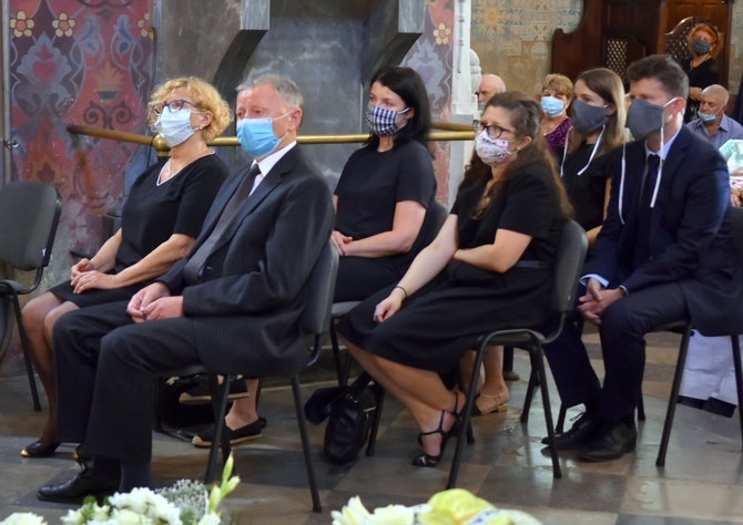 Płock. Pogrzeb ks. prof. Ireneusza Mroczkowskiego (1949-2020)