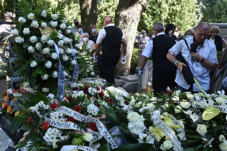 Płock. Pogrzeb ks. prof. Ireneusza Mroczkowskiego (1949-2020)