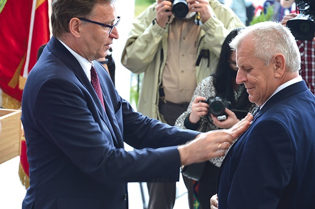 Odznaczenia państwowe wręczył prezes IPN Jarosław Szarek.