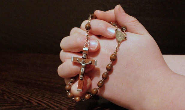 Polscy biskupi ujednolicili brzmienie popularnych modlitw, m.in. "Zdrowaś Maryjo"