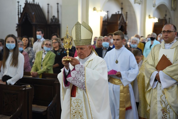 Wniesienie relikwii św. Jana Pawła II.