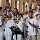 Koncert Nieziemskie Granie podczas apelu w 2019 roku.