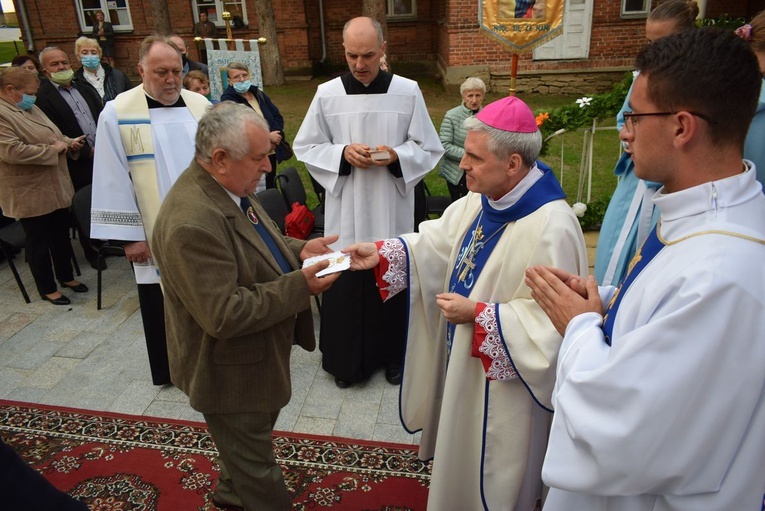 Maryjne świętowanie w Sulisławicach 