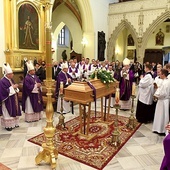 Uroczystości pogrzebowe w tarnowskiej katedrze.