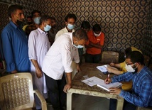 Indie: Ponad 96 tys. nowych zakażeń koronawirusem