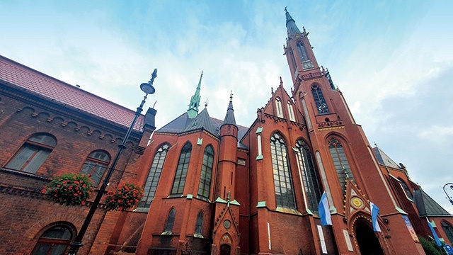 Przy powoływaniu nowych diecezji w 1992 i 2004 roku okazały kościół był rozważany jako siedziba biskupa diecezjalnego ewentualnej diecezji wałbrzysko-nyskiej czy sudeckiej.