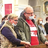 ▲	Uroczyste odnowienie przyrzeczeń małżeńskich w kościele w Goleszowie.