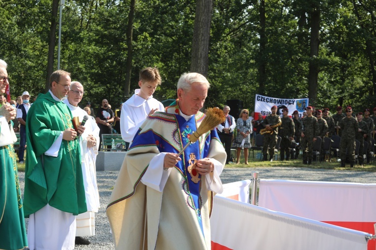 Uroczystość 74. rocznicy wymordowania partyzantów "Bartka" w Starym Grodkowie - 2020