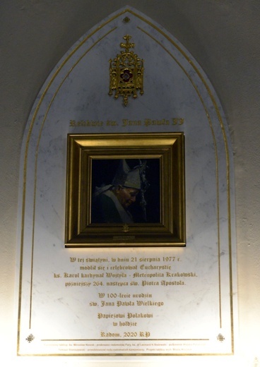 Relikwie św. Jana Pawła II w radomskiej farze