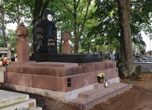 Odnowiony grobowiec rodziny Reischerów.
