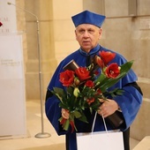 Bp Jan Kopiec doktorem honoris causa UPJPII w Krakowie