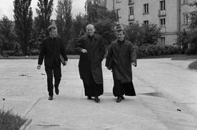 Abp Karol Wojtyła ze swymi współpracownikami na KUL.