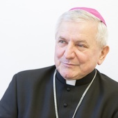 Franciszek przyjął rezygnację biskupa Edwarda Janiaka