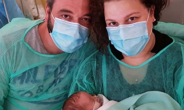 Ilenia, Egidio i Federico spotkali się "w komplecie" dopiero po 40 dniach od porodu.