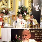 Wprowadzenie relikwii do parafii Królowej Polski w Głuszycy