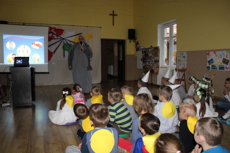 Tydzień Misyjny w przedszkolach, szkołach i parafiach