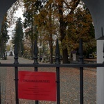 Zamknięty cmentarz w Radomiu
