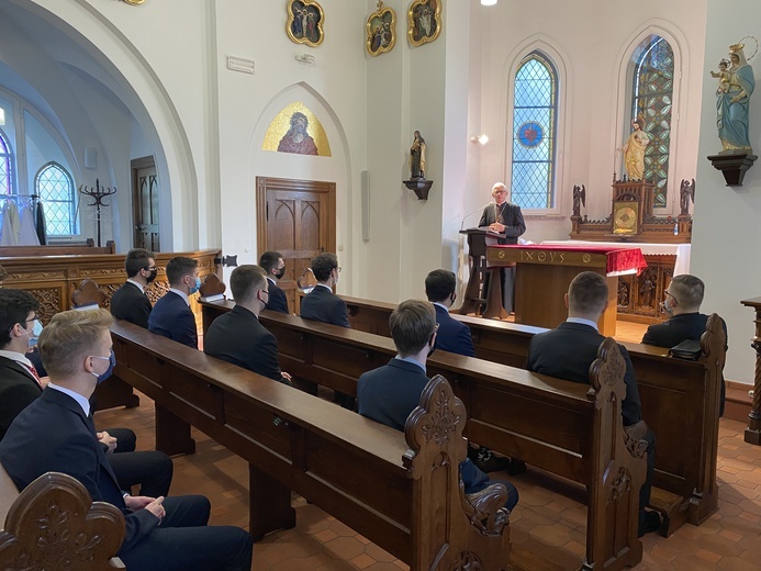 Kokoszyce. Abp Skworc odwiedził wspólnotę roku propedeutycznego śląskiego seminarium