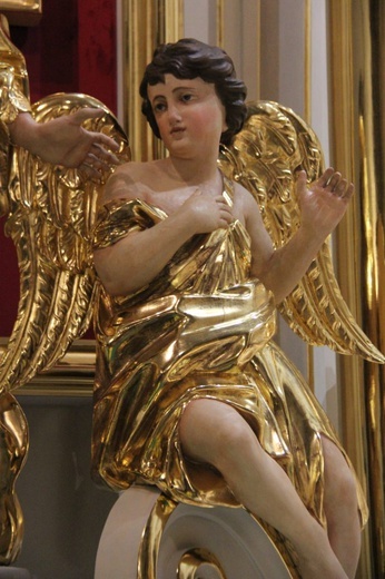 Figury pokryto 24-karatowym złotem.