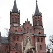 Tak wygląda „wiejska katedra” postawiona na skale.