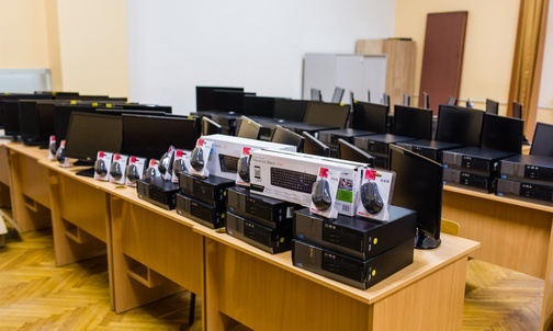 Szkoła katolicka w Lublińcu dostała 45 komputerów