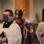 Poświęcenie wieńców adwentowych w katedrze opolskiej