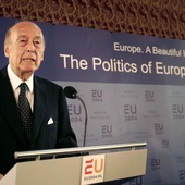 Były prezydent Francji Valery Giscard d'Estaing zmarł po zarażeniu się koronawirusem