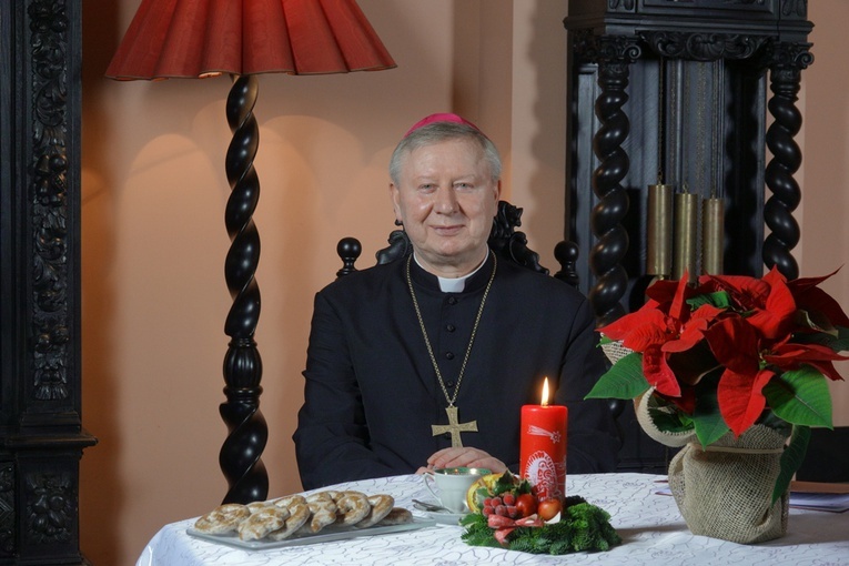 Rekolekcje prowadzi bp Wiesław Szlachetka, biskup pomocniczy archidiecezji gdańskiej.