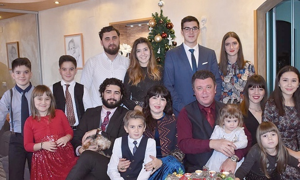 Europejska  Duża Rodzina 2020,  czyli rodzina Katariny i Franja Toljaniciów mieszka na chorwackiej wyspie Krk.