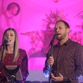 Kolędy w Pogórzu zaśpiewali: Paulina Grochowska i Kuba Jurzyk