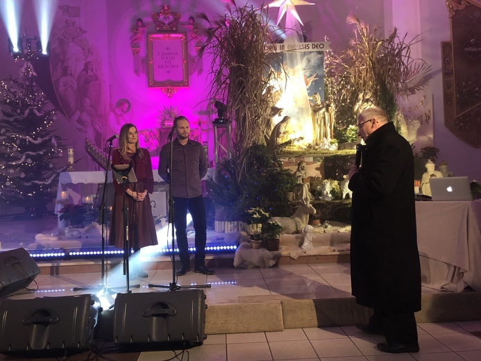 Za autentyczny i godny świątyni klimat koncertu dziękował artystom proboszcz, ks. kan. Ignacy Czader