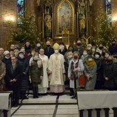 Po otrzymaniu misji kanonicznej na pełnienie swej posługi przez kolejne dwa lata, doradcy życia rodzinnego stanęli do wspólnej fotografii.